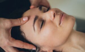 Scalp massage in eMalahleni